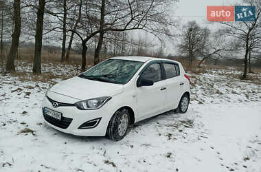 Хэтчбек Hyundai i20 2012 в Сумах