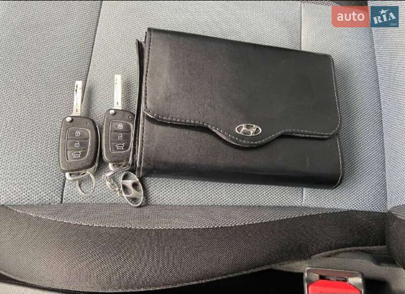 Хэтчбек Hyundai i20 2016 в Черновцах