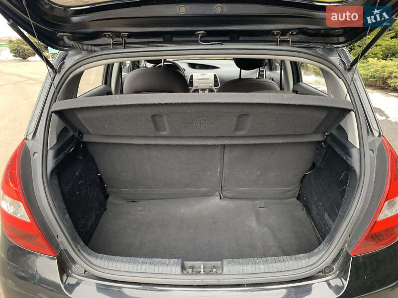 Хэтчбек Hyundai i20 2009 в Полтаве