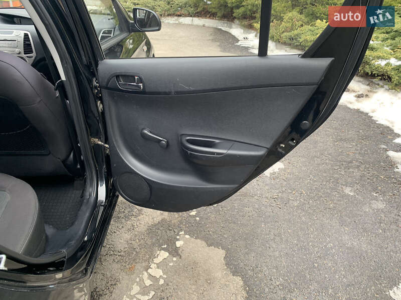 Хэтчбек Hyundai i20 2009 в Полтаве