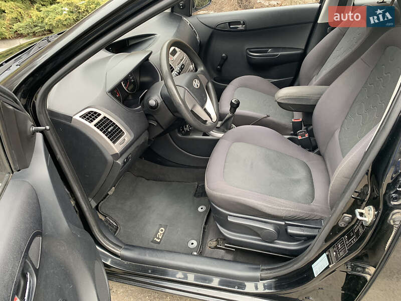 Хэтчбек Hyundai i20 2009 в Полтаве