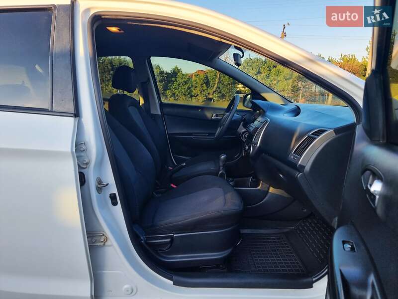 Хетчбек Hyundai i20 2014 в Хмельницькому