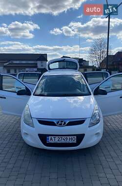Хэтчбек Hyundai i20 2011 в 