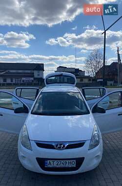 Хэтчбек Hyundai i20 2011 в 