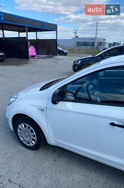 Хэтчбек Hyundai i20 2011 в 
