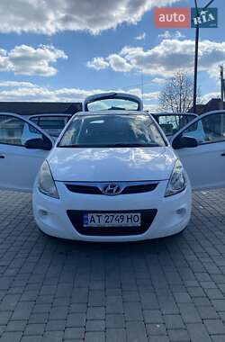 Хэтчбек Hyundai i20 2011 в 