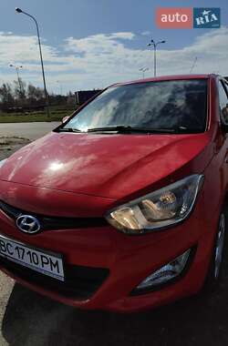 Хэтчбек Hyundai i20 2012 в 