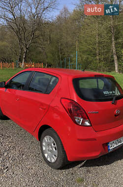 Хэтчбек Hyundai i20 2012 в 