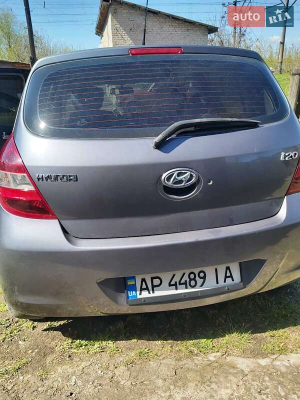 Хэтчбек Hyundai i20 2012 в 