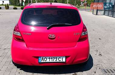Хетчбек Hyundai i20 2011 в 