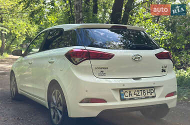 Хетчбек Hyundai i20 2015 в 