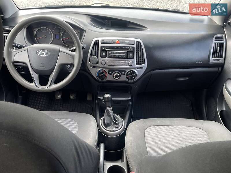 Хэтчбек Hyundai i20 2014 в Киеве