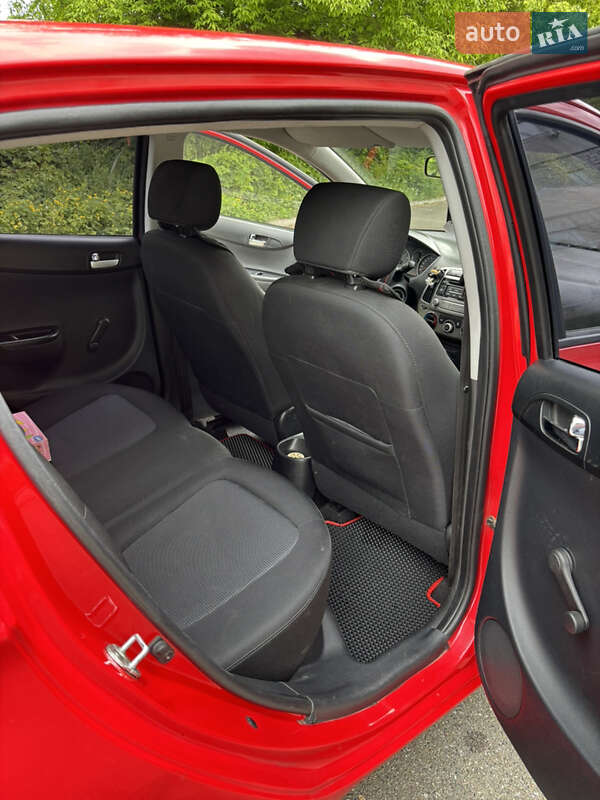 Хетчбек Hyundai i20 2012 в Києві