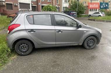 Хэтчбек Hyundai i20 2012 в 