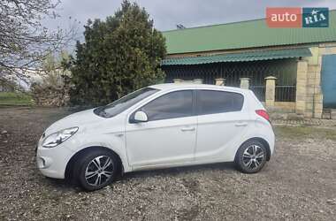 Хетчбек Hyundai i20 2011 в 