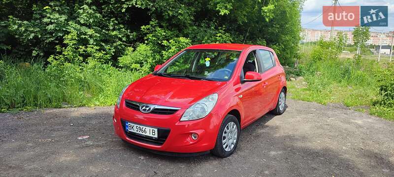 Хэтчбек Hyundai i20 2009 в Ровно