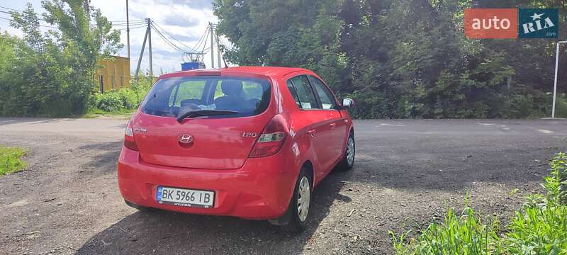 Хэтчбек Hyundai i20 2009 в Ровно