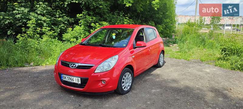 Хэтчбек Hyundai i20 2009 в Ровно