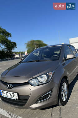 Хетчбек Hyundai i20 2012 в 