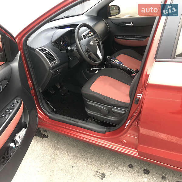 Хэтчбек Hyundai i20 2014 в Ирпене