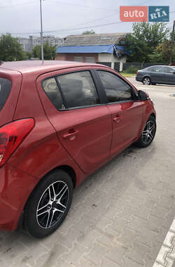 Хэтчбек Hyundai i20 2014 в 