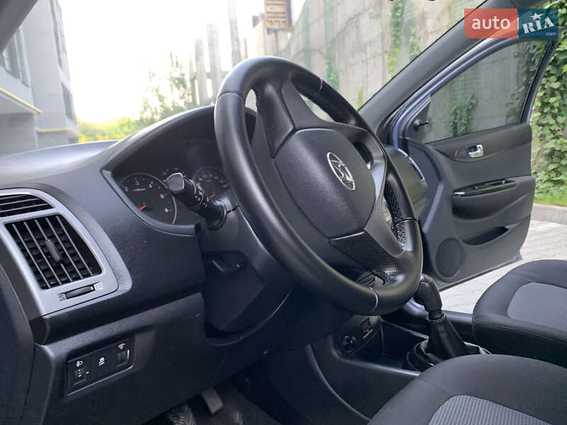 Хэтчбек Hyundai i20 2013 в Хмельницком