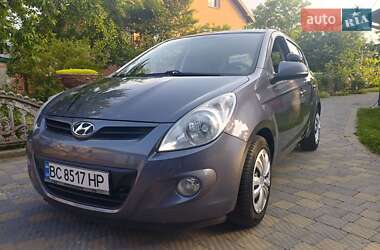 Хэтчбек Hyundai i20 2011 в 