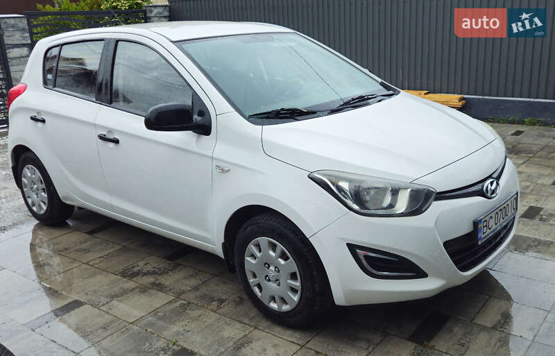 Хэтчбек Hyundai i20 2014 в 