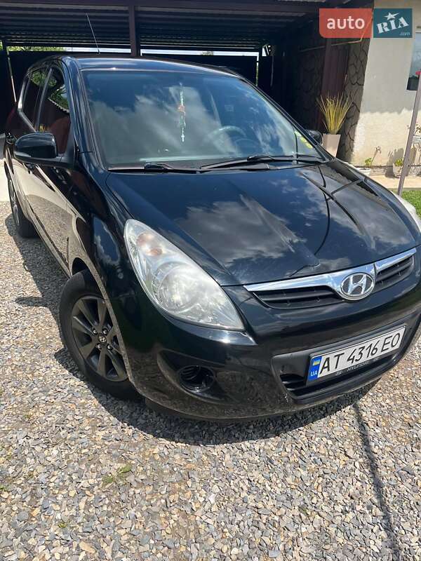 Хэтчбек Hyundai i20 2011 в Ивано-Франковске