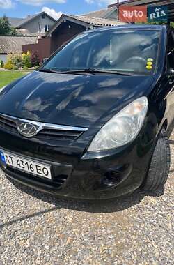 Хэтчбек Hyundai i20 2011 в Ивано-Франковске