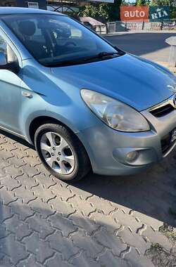 Хетчбек Hyundai i20 2008 в 