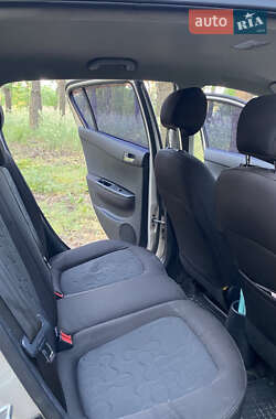 Хэтчбек Hyundai i20 2010 в 