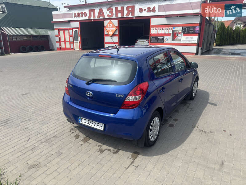 Хэтчбек Hyundai i20 2012 в Львове