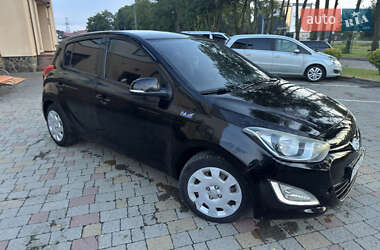 Хэтчбек Hyundai i20 2012 в 