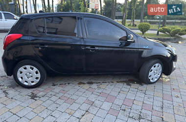 Хэтчбек Hyundai i20 2012 в 