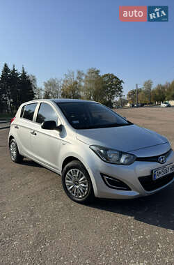 Хэтчбек Hyundai i20 2014 в 