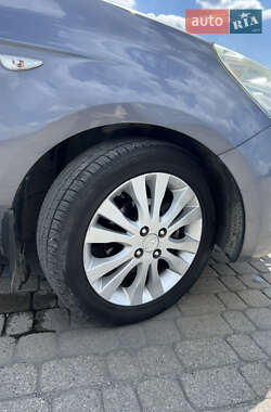 Хэтчбек Hyundai i20 2009 в 