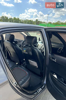 Хэтчбек Hyundai i20 2009 в 
