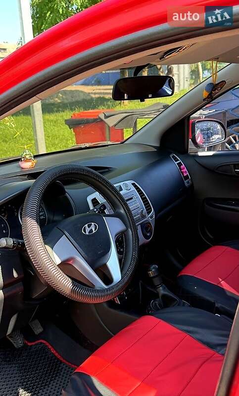 Хэтчбек Hyundai i20 2012 в Сумах