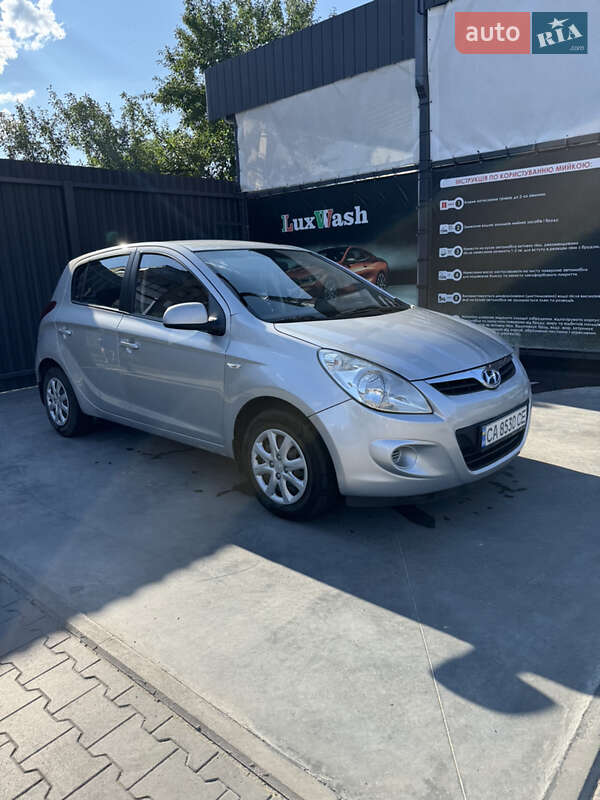 Хетчбек Hyundai i20 2012 в Черкасах