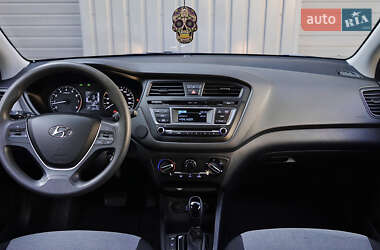 Хэтчбек Hyundai i20 2016 в 