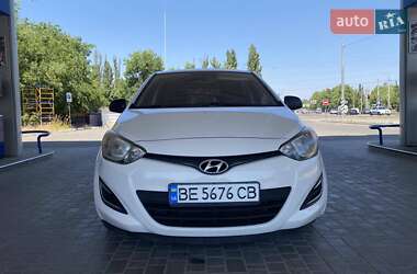 Хэтчбек Hyundai i20 2012 в 