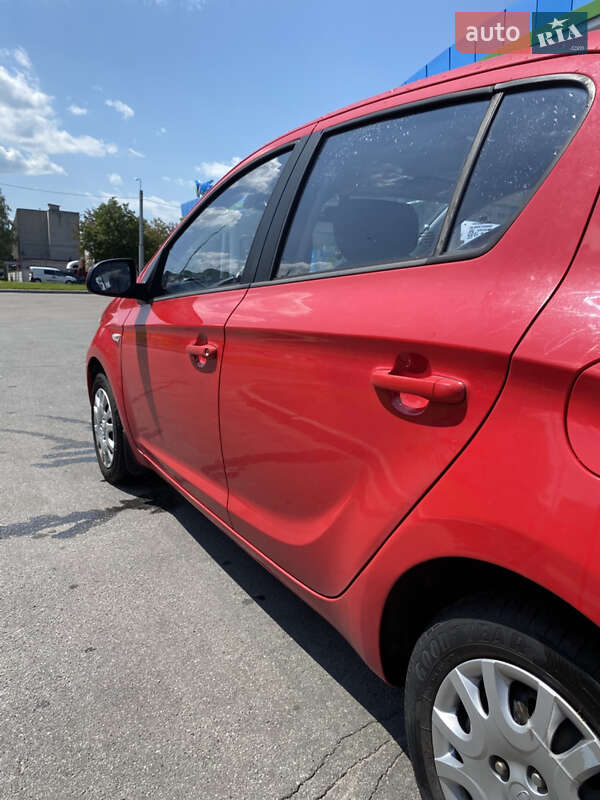 Хэтчбек Hyundai i20 2011 в Кременчуге