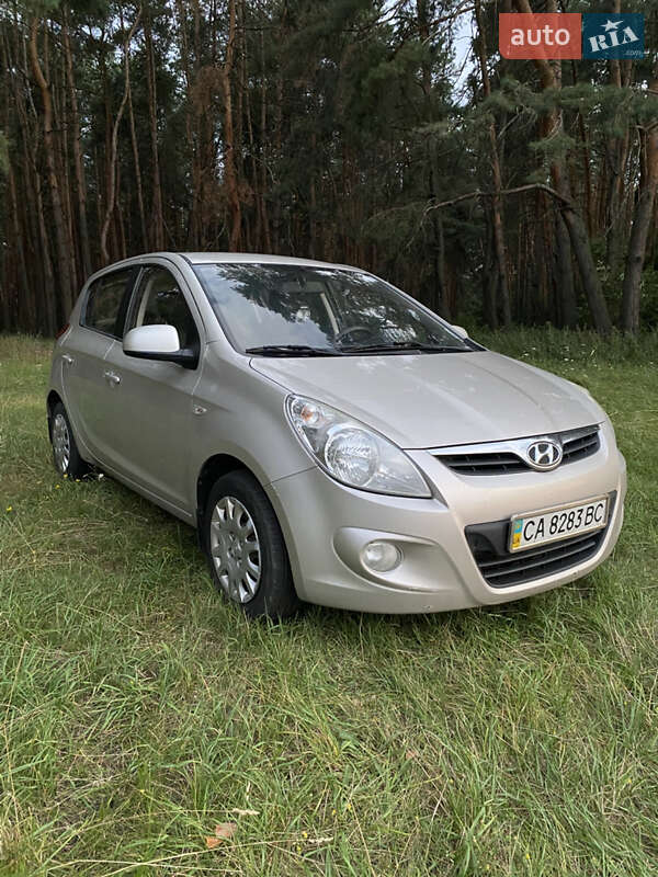 Хэтчбек Hyundai i20 2011 в Черкассах
