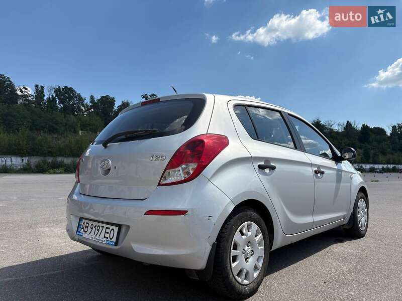 Хэтчбек Hyundai i20 2014 в Киеве фото 4 Хэтчбек Hyundai i20 2014 в Киеве