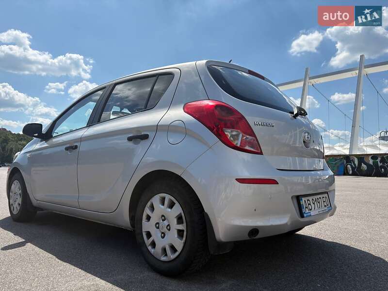 Хэтчбек Hyundai i20 2014 в Киеве фото 22 Хэтчбек Hyundai i20 2014 в Киеве