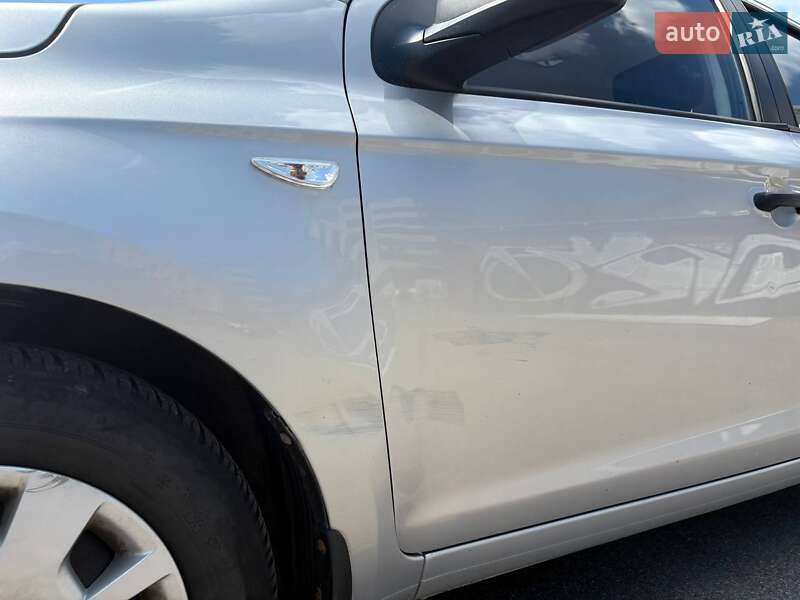 Хэтчбек Hyundai i20 2014 в Киеве фото 27 Хэтчбек Hyundai i20 2014 в Киеве