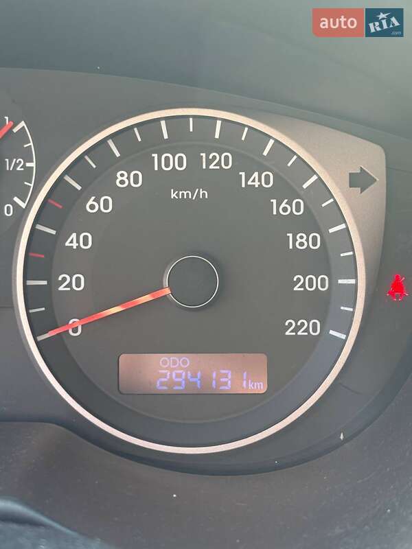 Хэтчбек Hyundai i20 2014 в Киеве фото 36 Хэтчбек Hyundai i20 2014 в Киеве