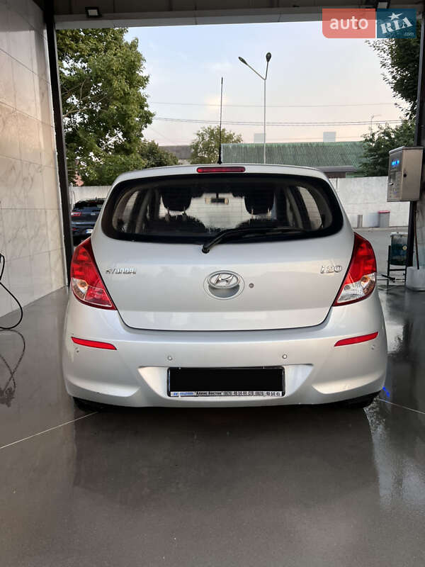 Хэтчбек Hyundai i20 2012 в Ровно