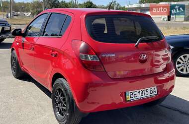 Хэтчбек Hyundai i20 2011 в 